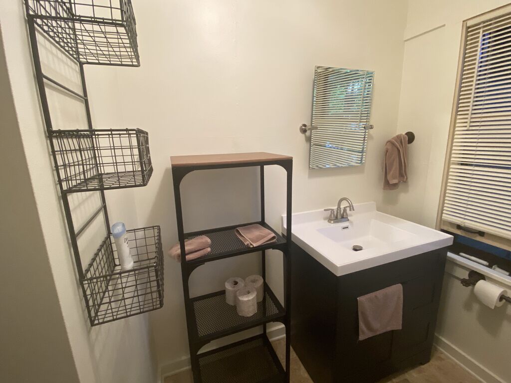 Sous Chef Cabin - Bathroom