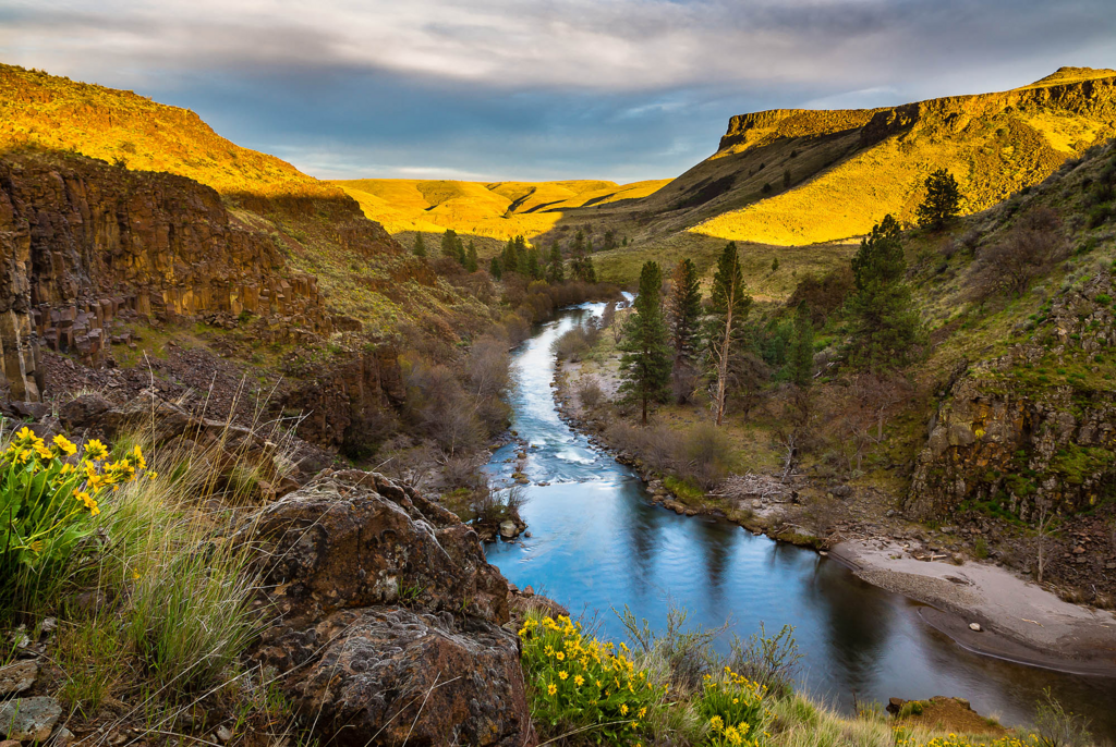 White river canyon, 10 min drive from Maupin