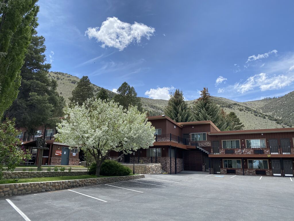 Lake View Lodge