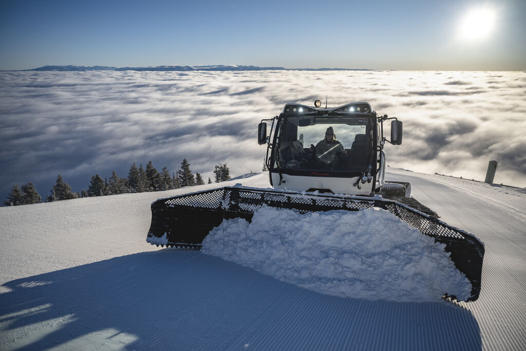 Slope Grooming Snow Cat